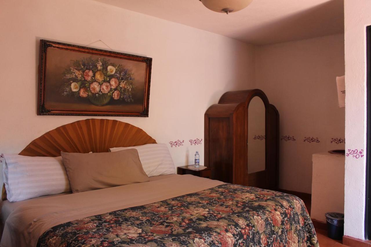 Hotel Posada Chamacuero Comonfort Eksteriør bilde